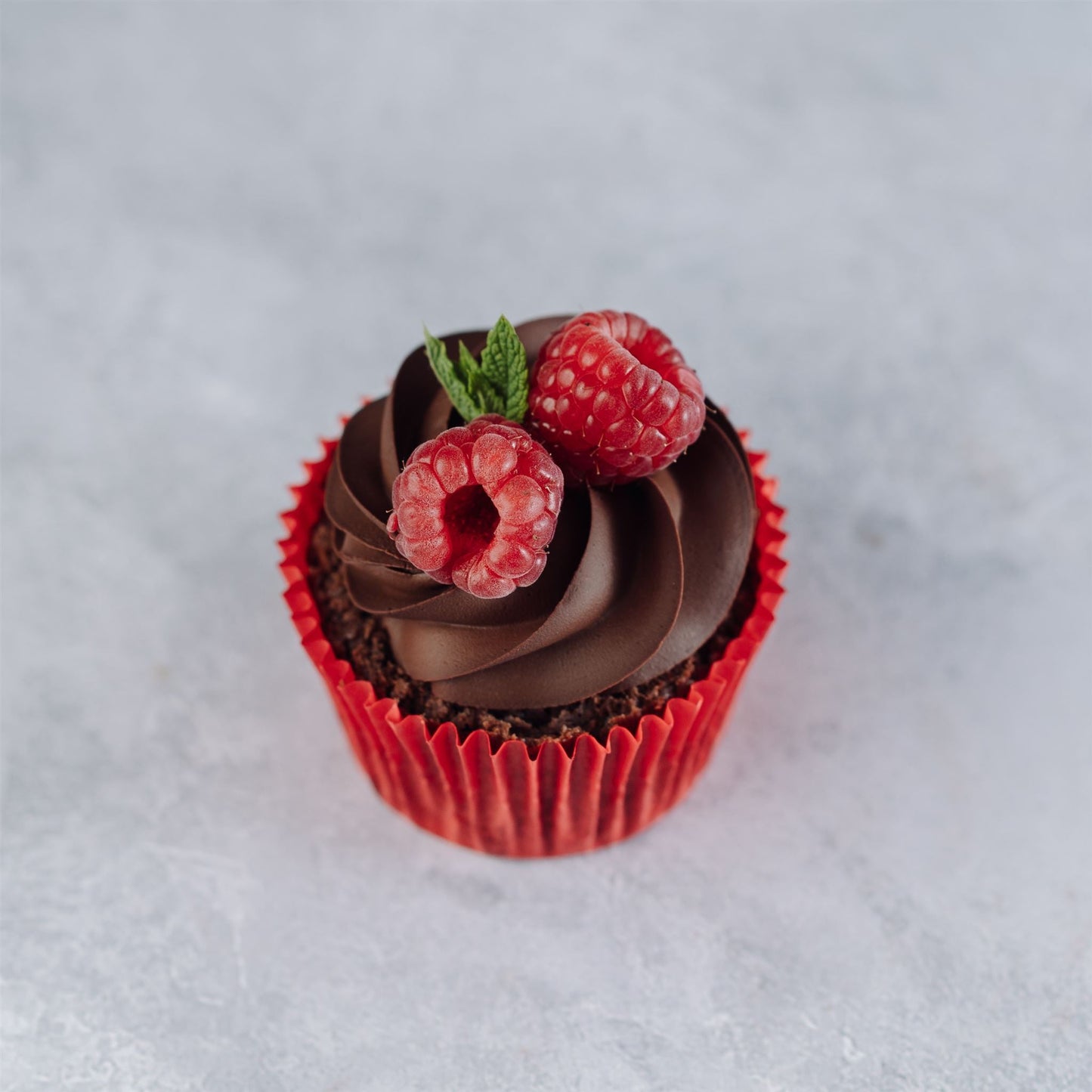 Vegan Chocolate & Raspberry Cupcakes - Jack and Beyond