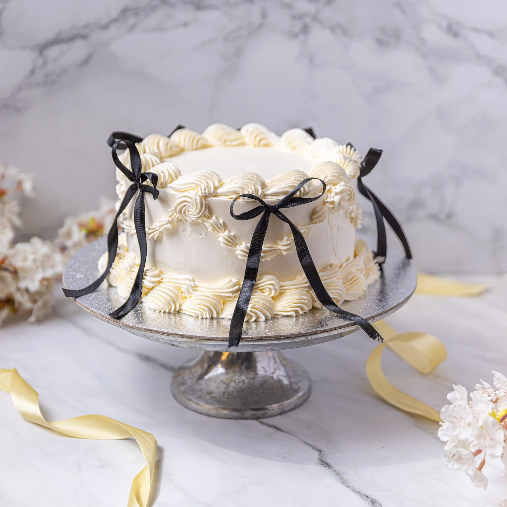 Is it possible to get the Lambeth Celebration cake with 3 different cake layers?
