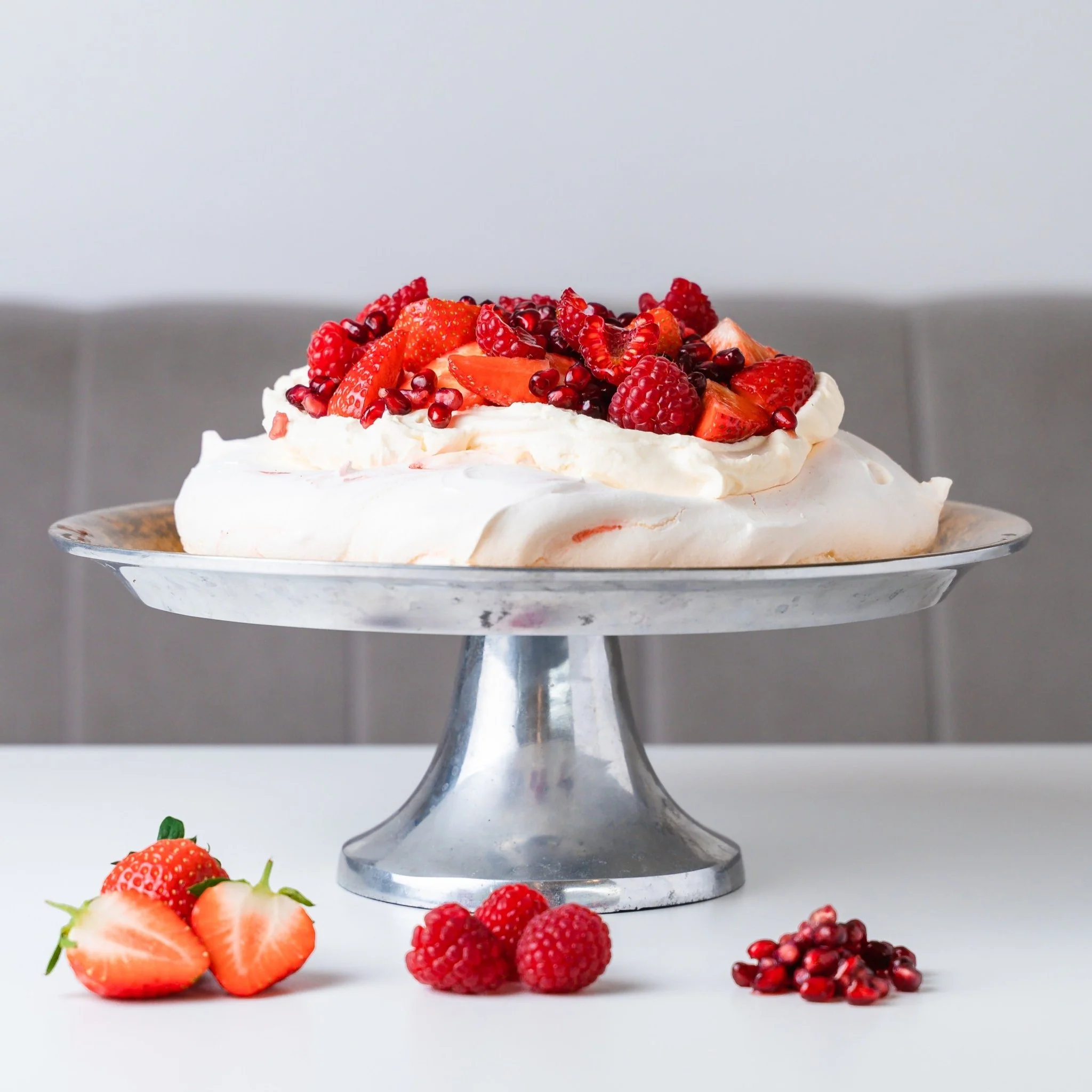 How should I store the pavlova?