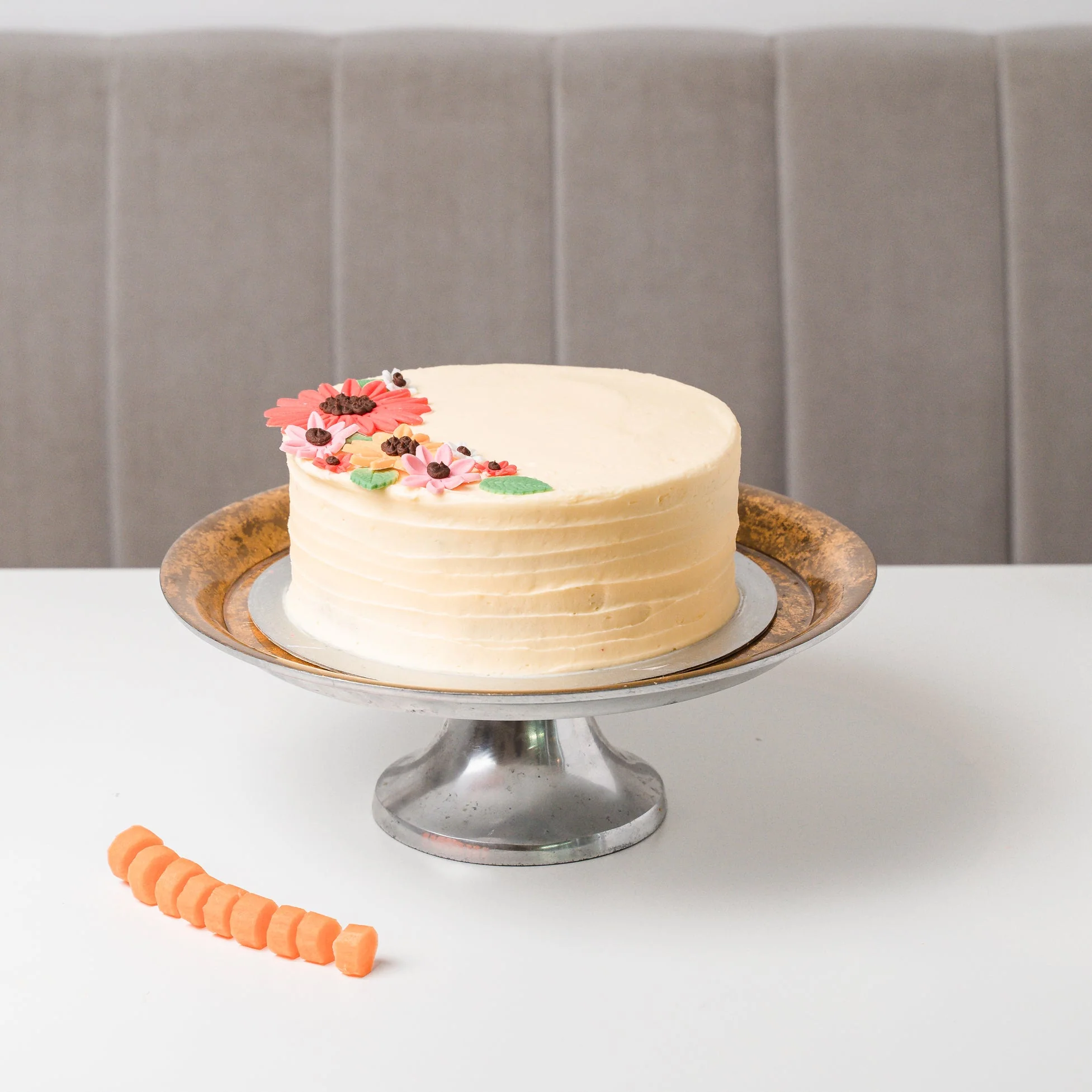 Can you do plain icing with no flowers and just a personalised message?