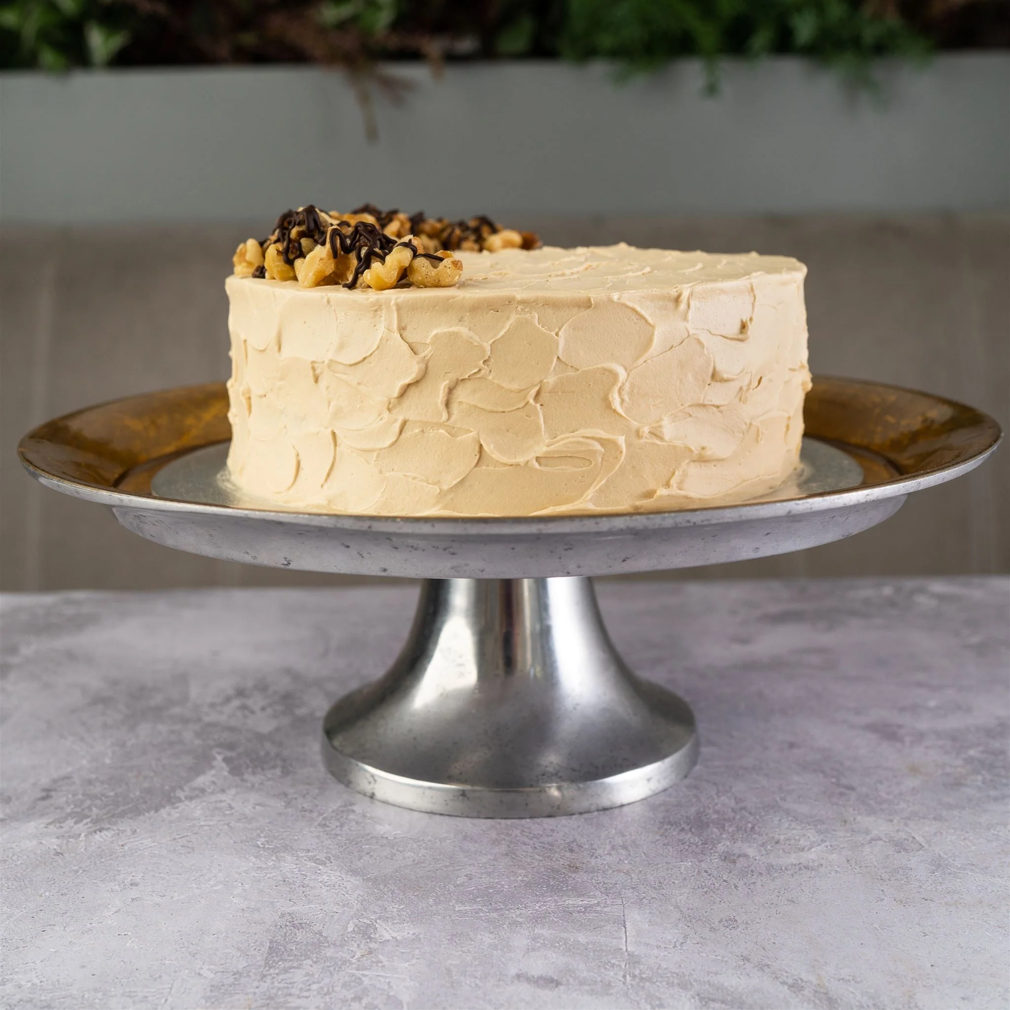 Can you combine the coffee and walnut personalised cake with some Halloween decorations?  Like a spook & 2 pumpkins