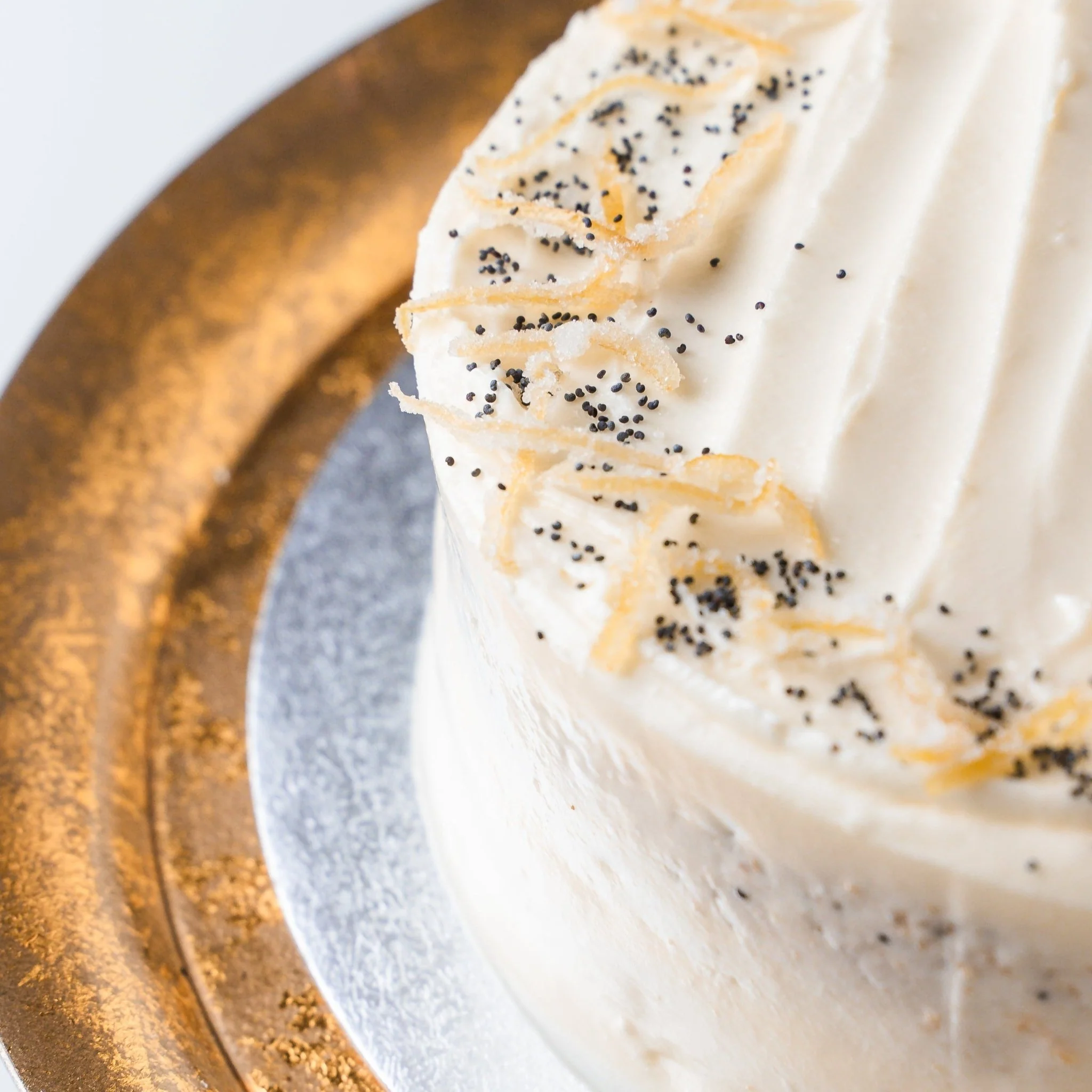 Is this similar in flavour to your lemon and elderflower cake?