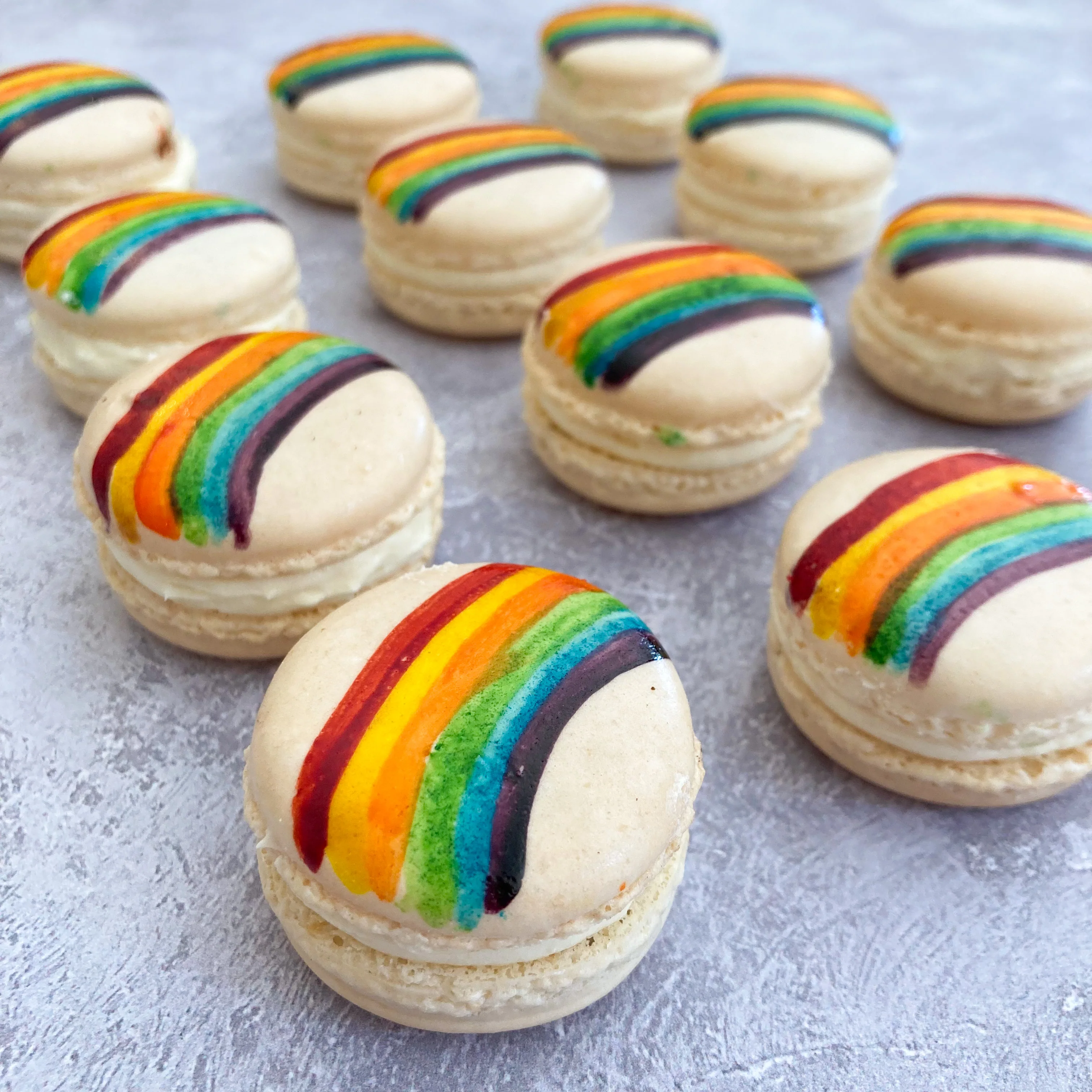 How did you do the design for the pride macaron? I love it!