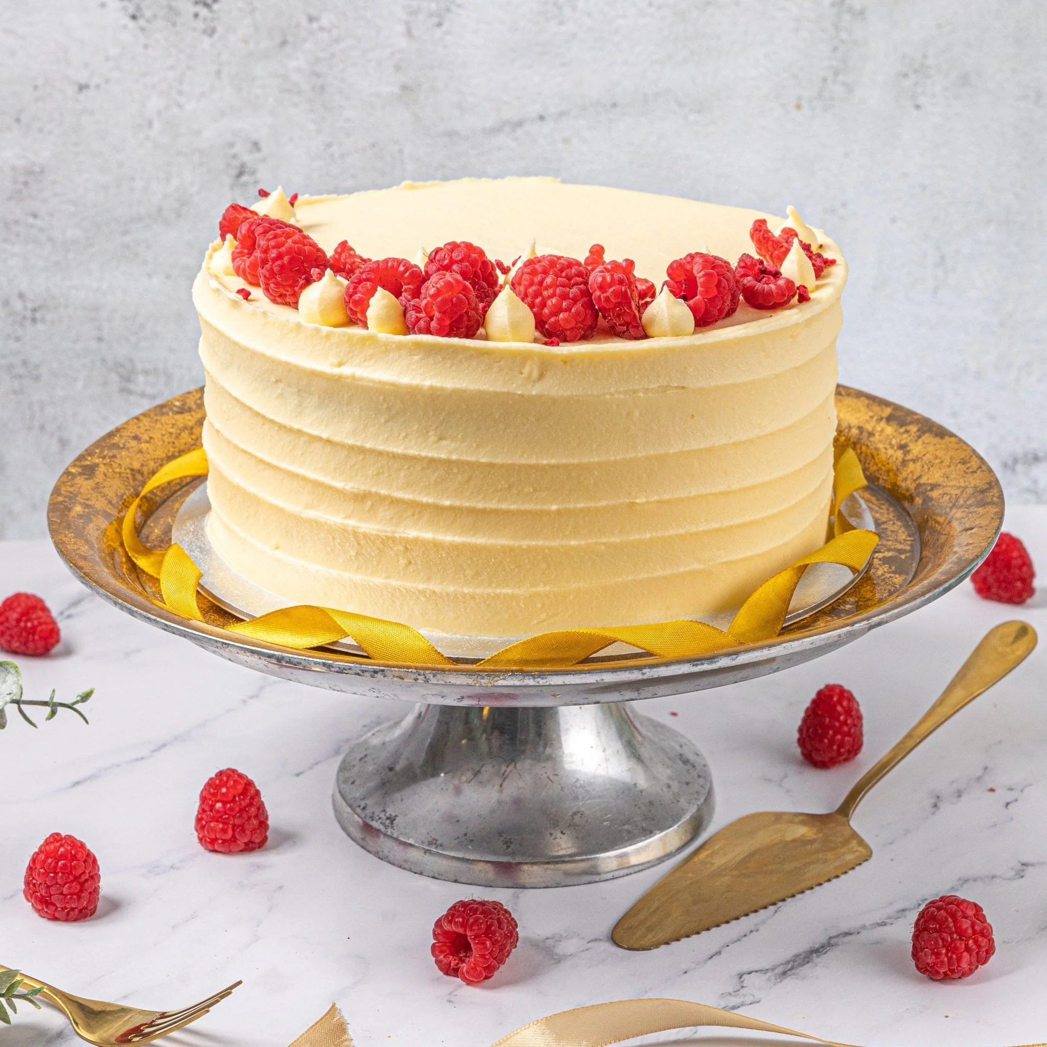 Are there raspberries in the frosting?