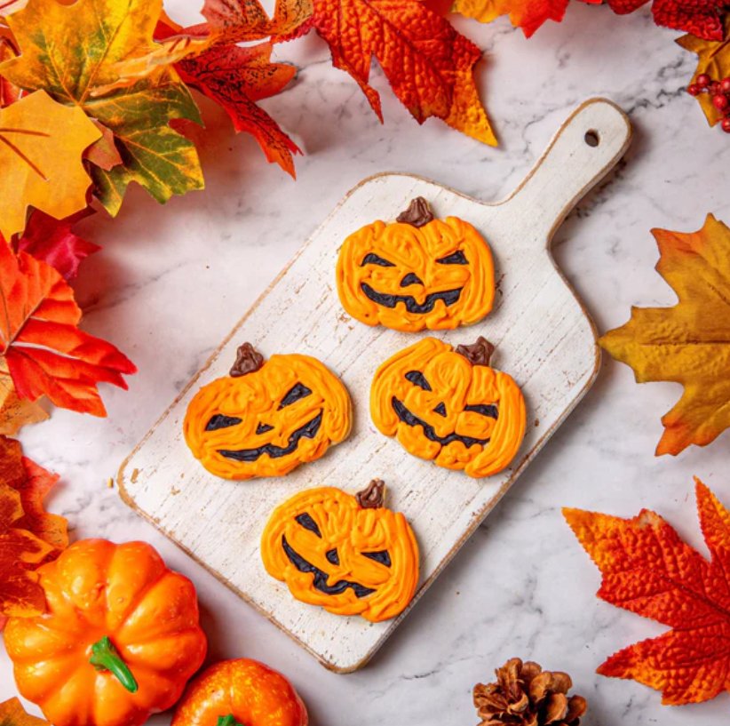 Halloween Cakes and Sweet Treats: Spooky Delights for a Frightful Feast