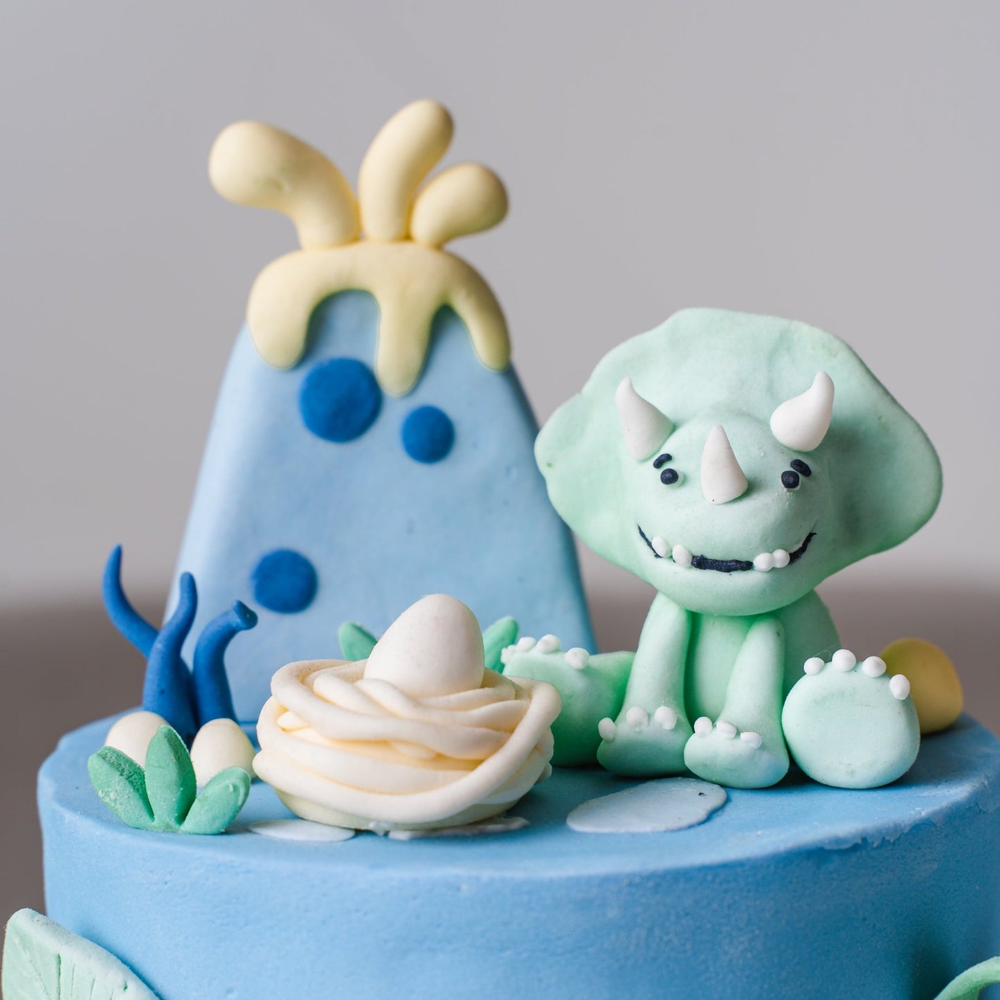 Roarsome Dinosaur Cake - Jack and Beyond