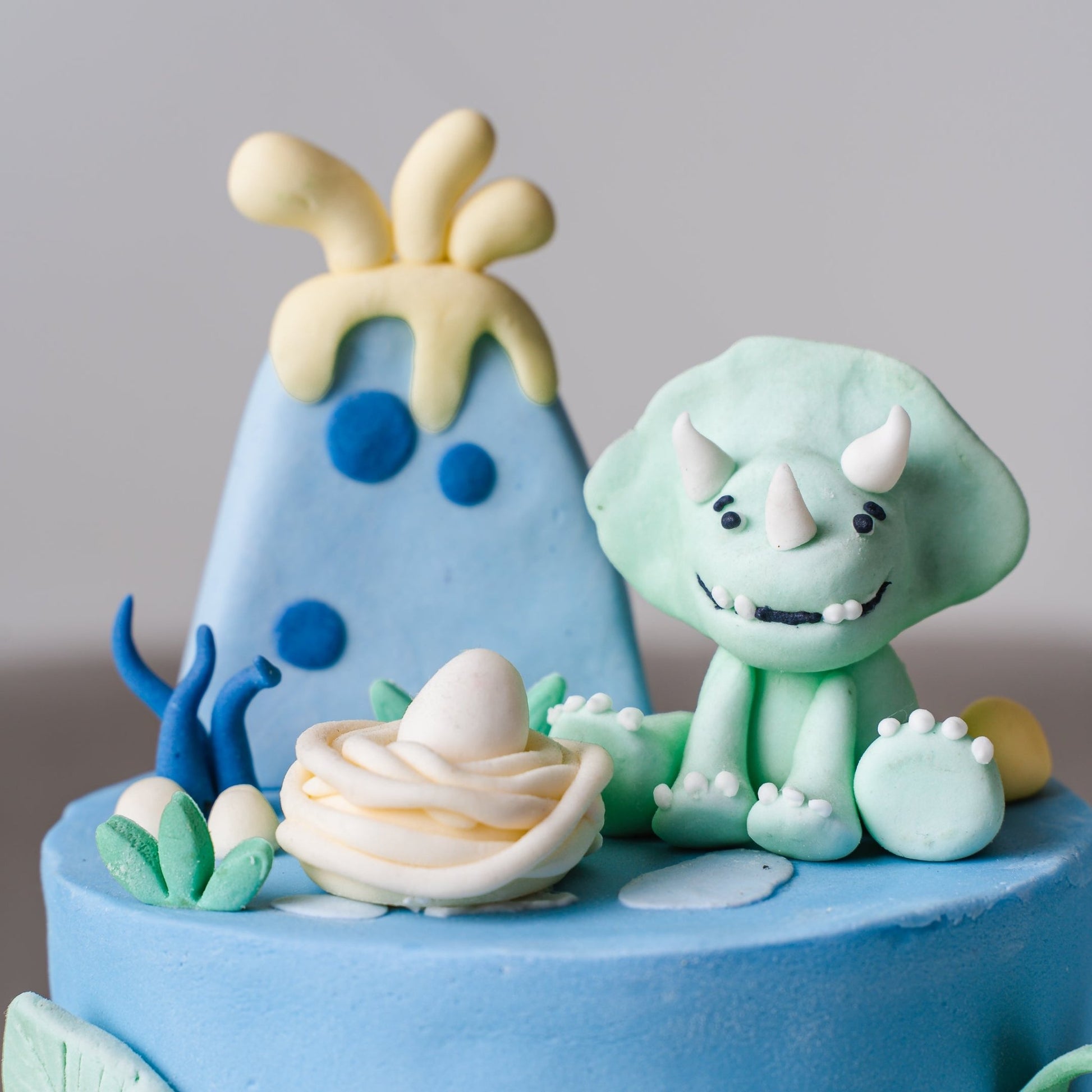 Roarsome Dinosaur Cake - Jack and Beyond