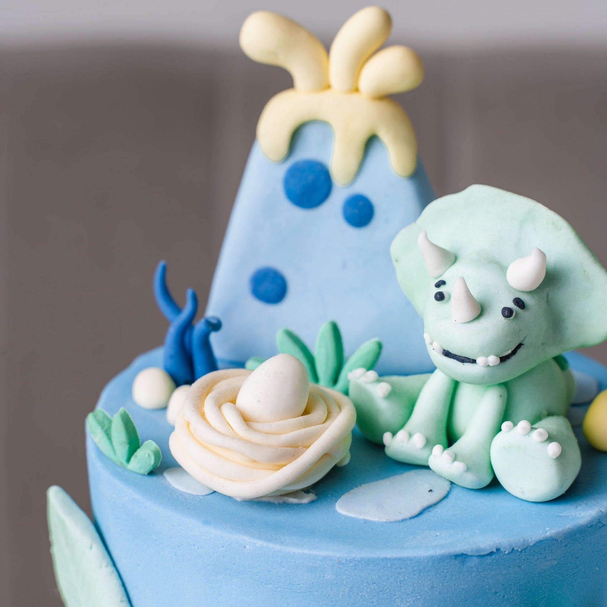 Roarsome Dinosaur Cake - Jack and Beyond