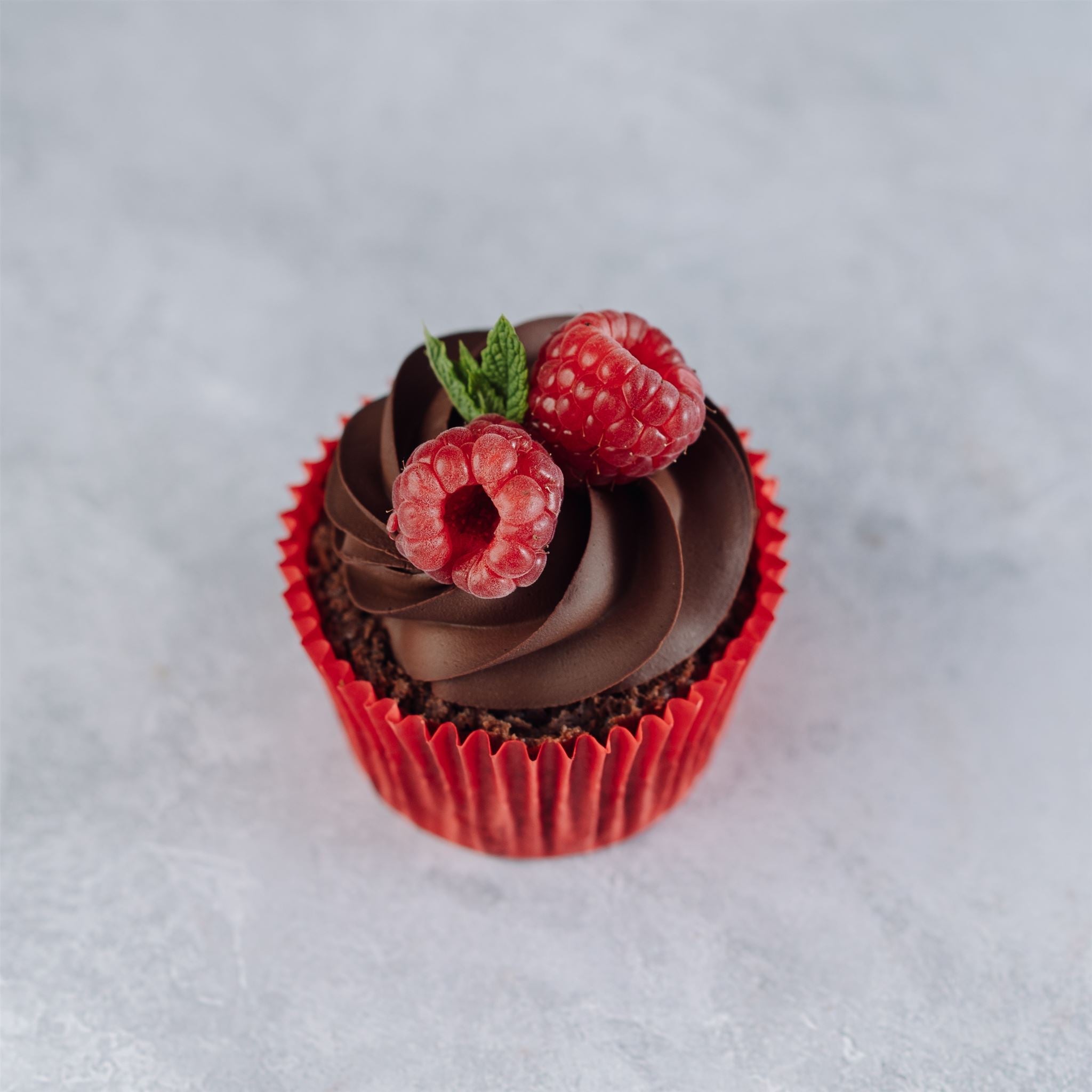 Vegan Chocolate & Raspberry Cupcakes - Jack and Beyond